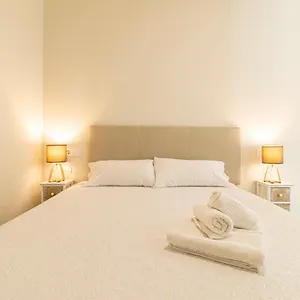 top-jerez-center-albarizuela-apartamentos.hotelsincadiz.net/